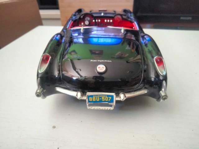 Bburago Corvette 1957 1:18 Nero/Rosso
