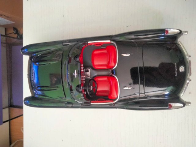 Bburago Corvette 1957 1:18 Nero/Rosso