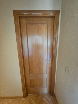 Puerta maciza de roble