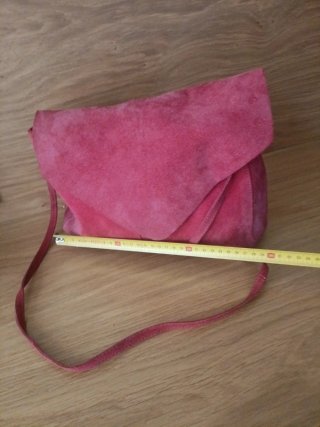 Bolso de ante rojo