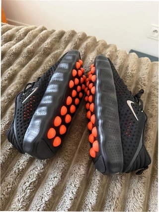 Nike Mind 002 Negro Hyper Crimson EU43