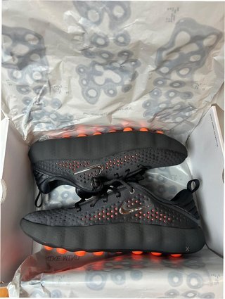 Nike Mind 002 Negro Hyper Crimson EU45
