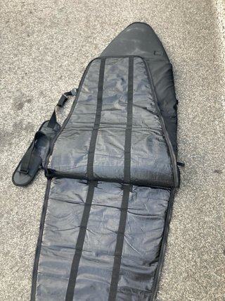Funda Tabla Surf Djärv Ajustable Negra 5’3 a 6’4