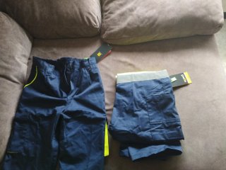 Pantalones de trabajo azul y amarillo