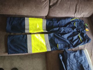 Pantalones de trabajo azul y amarillo