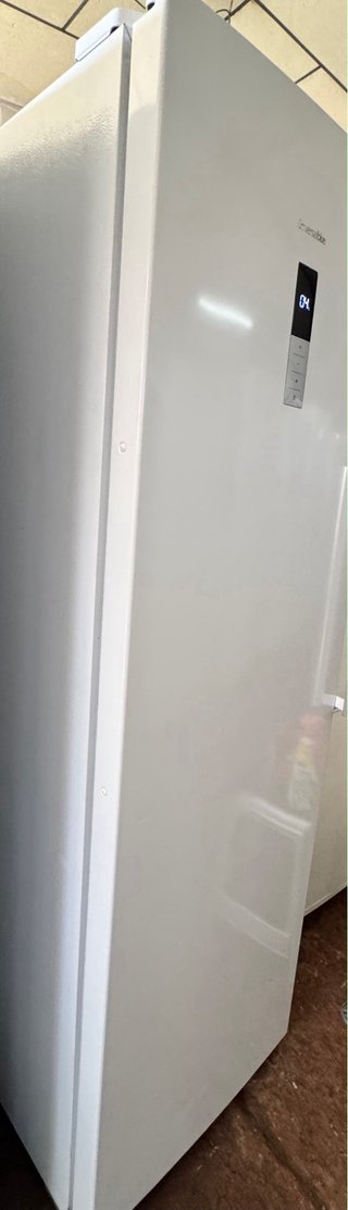 Congelatore verticale solo congelatore Universalblue bianco