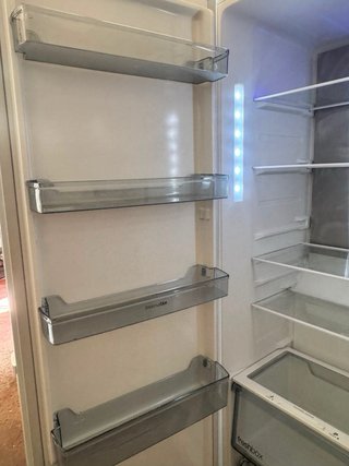 Congelatore verticale solo congelatore Universalblue bianco
