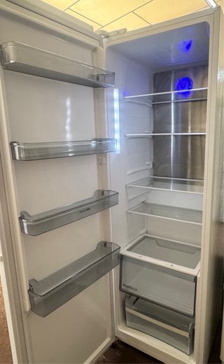 Congelatore verticale solo congelatore Universalblue bianco
