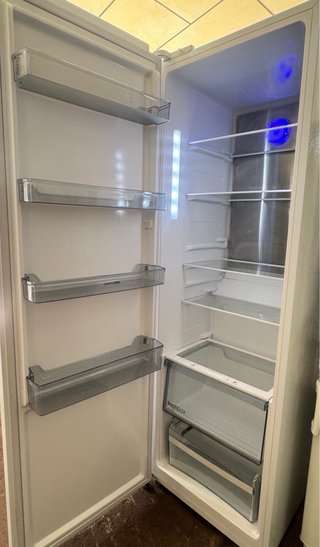 Congelatore verticale solo congelatore Universalblue bianco