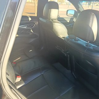 Infiniti M30 2011