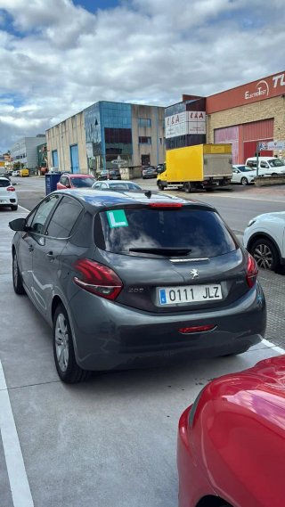 Peugeot 208 2016