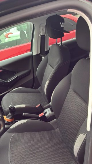 Peugeot 208 2016