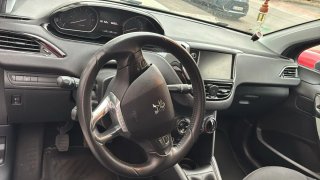 Peugeot 208 2016