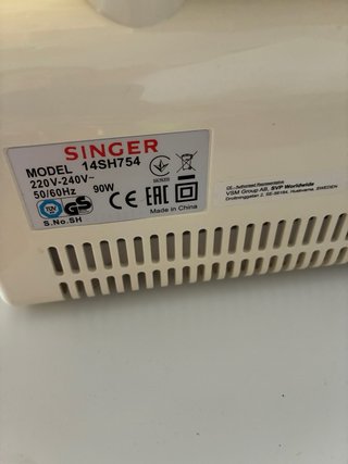 Máquina Remalladora Singer