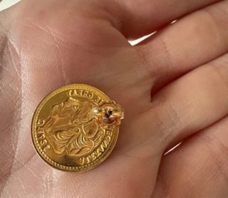 Pendientes moneda bañados en oro 14k