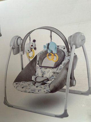 Hamaca para bebé con juguetes