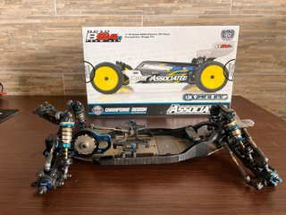 Associated RC10 diversi modelli