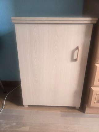 Máquina de coser con mueble