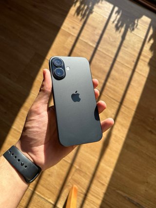 iPhone 16 256GB eSIM