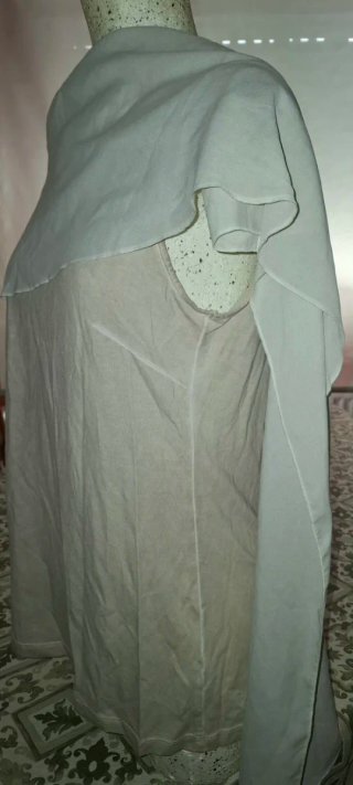 Blusa capa gris talla única