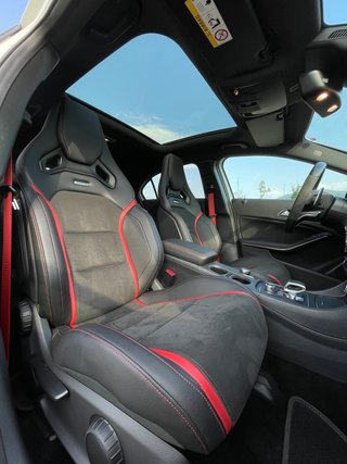Mercedes-Benz Clase A45 AERO+BUQUETS+ESCAPE AMG