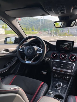 Mercedes-Benz Clase A45 AERO+BUQUETS+ESCAPE AMG