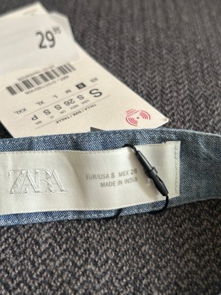 Top halter bordado Zara azul