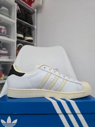 Adidas Superstar Blancas y Beige