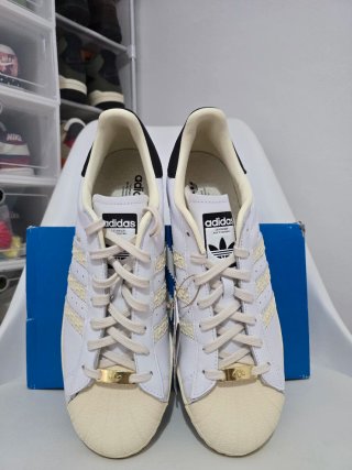 Adidas Superstar Blancas y Beige