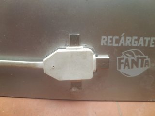 Cargador de Baterías Móvil Fanta