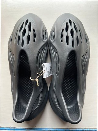 Adidas Yeezy Foam Runner Onyx Talla 43