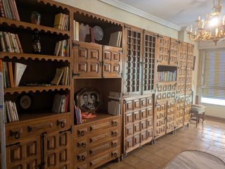 Mueble de salón castellano de madera