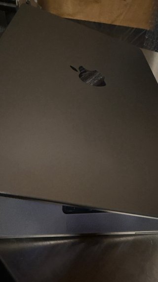 MacBook Pro 14 M3 512GB 16GB RAM
