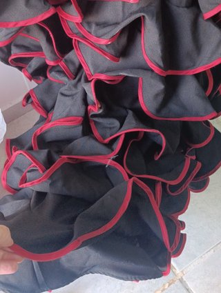 Falda flamenca volantes negro y rojo