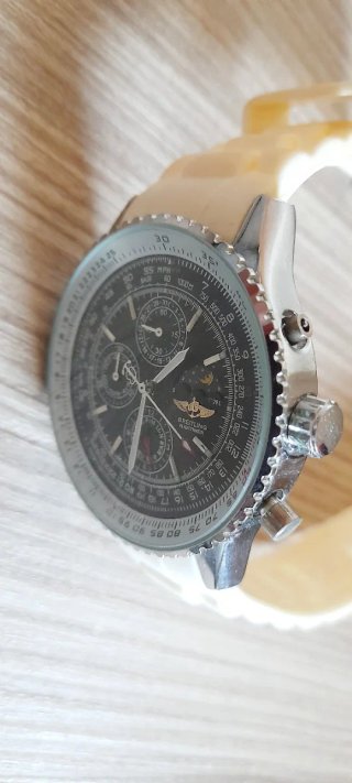 Reloj de Hombre Negro y Blanco