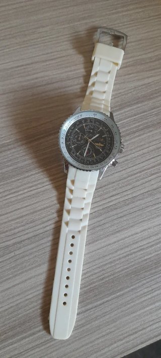 Reloj de Hombre Negro y Blanco