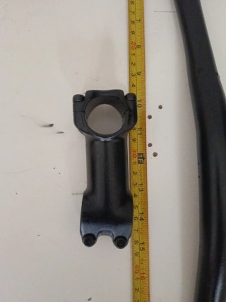 Manillar MTB y potencia negro