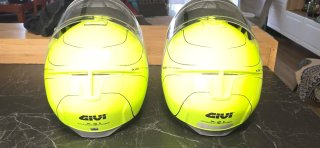 Cascos de moto fluorescentes