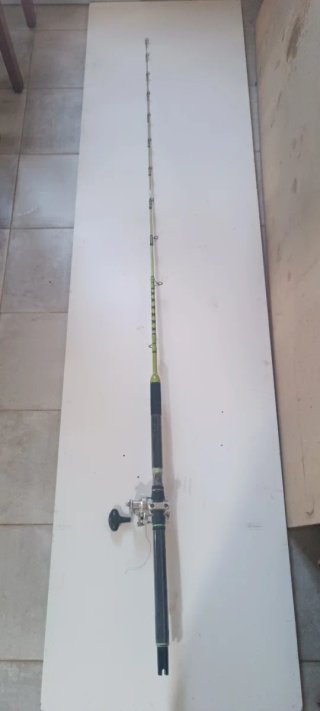 Caña Colmic Pro Light Acid Troll + Carrete Avet
