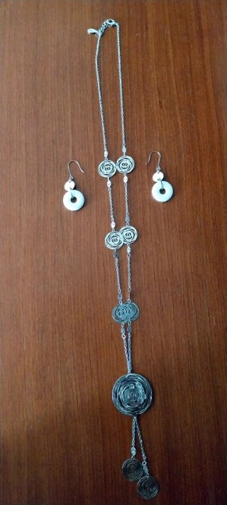 Collar largo plateado