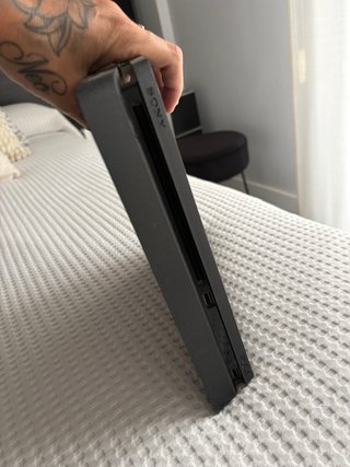 PS4 slim 1tb