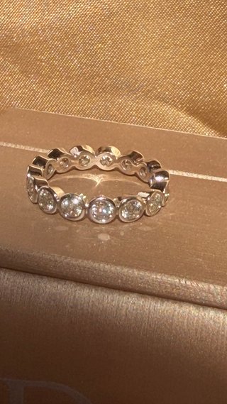 Anello Eternità Diamante Moissanite Rotondo