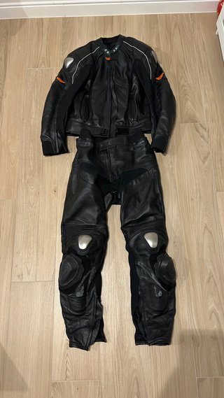 Mono Moto 2 Piezas Cuero Negro Talla 54