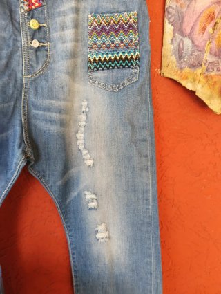 Pinocchietto donna jeans con decorazioni