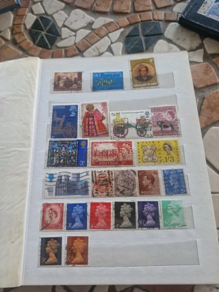 Raccolta francobolli dal mondo