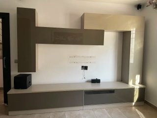 Mueble de salón modular beige y gris