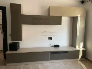 Mueble de salón modular beige y gris