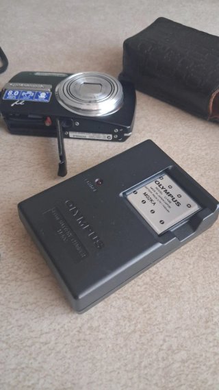 Fotocamera Olympus 8.0 Megapixel Zoom Ottico