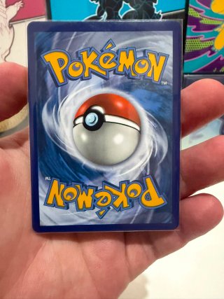 Carta Pokémon Giratina V Español 186/196