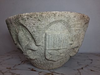 CUENCO ANTIGUO DE PIEDRA DECORADO
